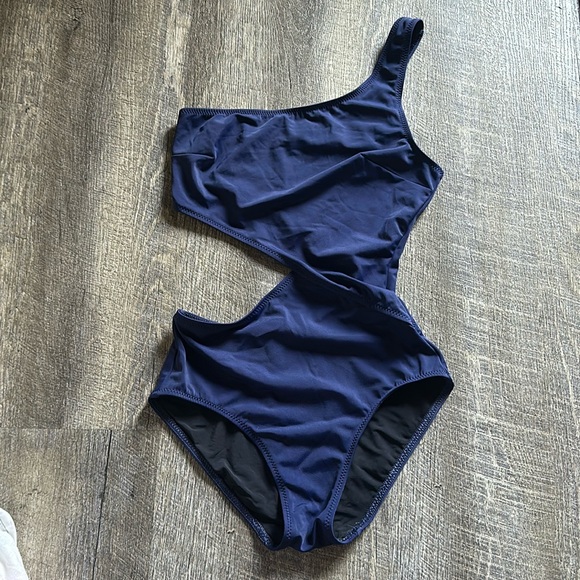 SOLID & STRIPED One shoulder Swimsuit - Picture 2 of 5